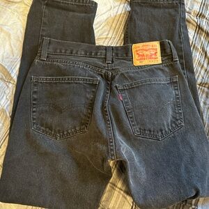 Black 505 Levi’s jeans
